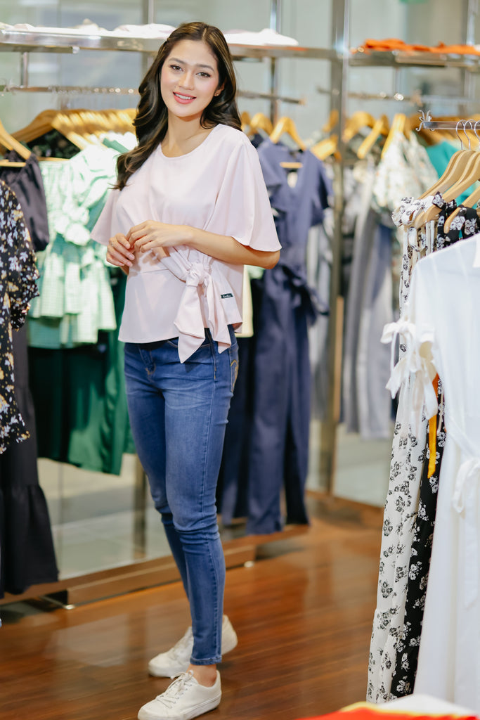 5/8 Sleeves Scoop Neck Blouse with Front Ribbon