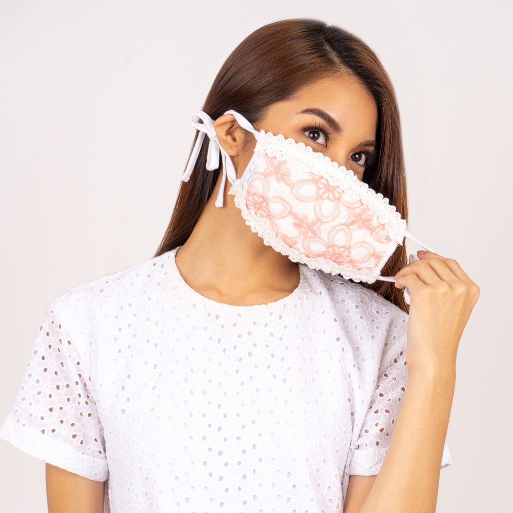 WA MASK - RUFFLES 8 Rectangular washable face mask with tie back strap and white label