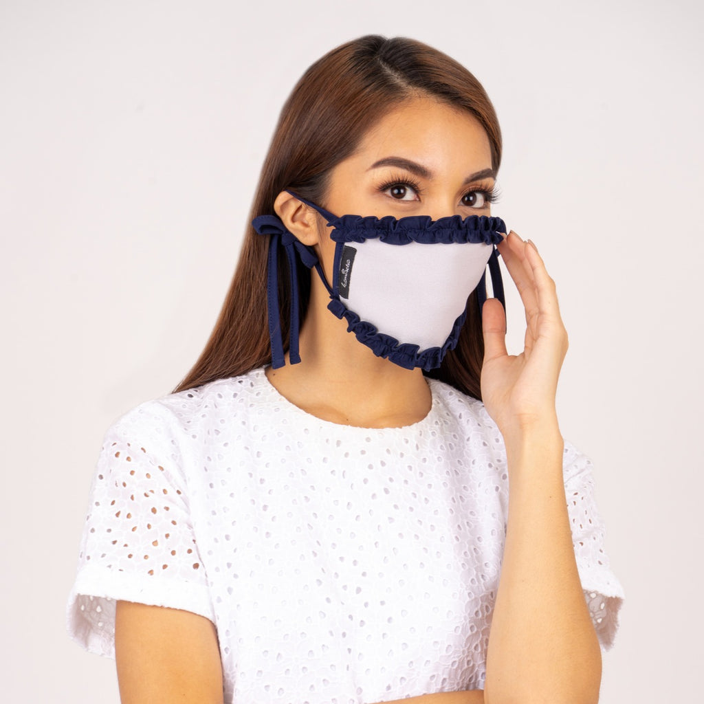 WA MASK - RUFFLES 7 Rectangular washable face mask with tie back strap, navy ruffles and black label