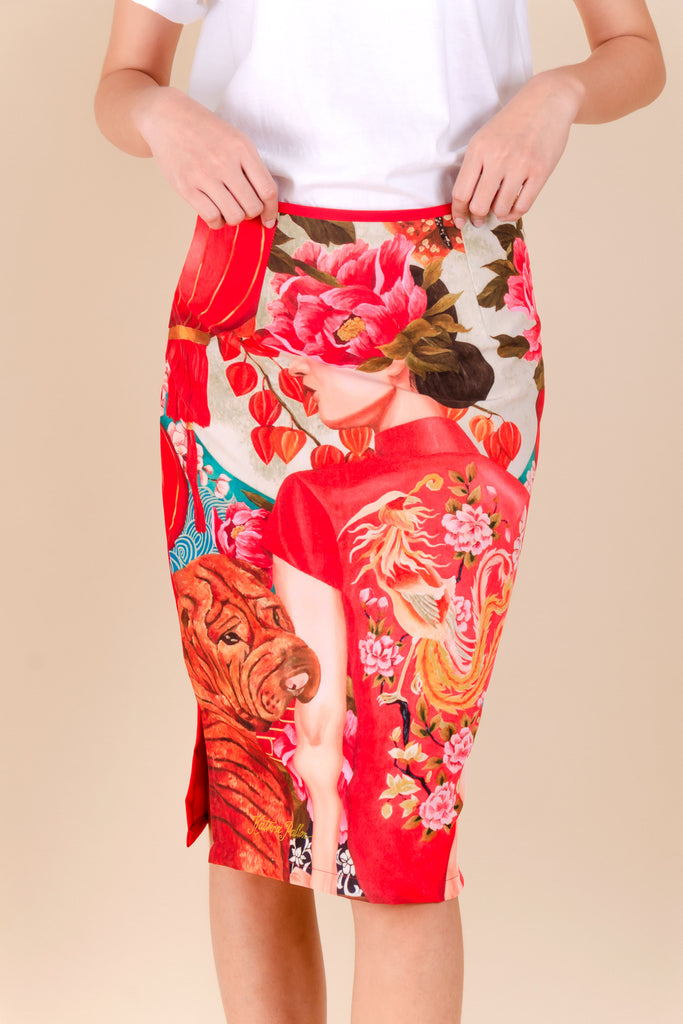 BELOWTHEKNEEREDMOON-RED-FRONT Below the knee pencil cut skirt with front print and plain color at the back