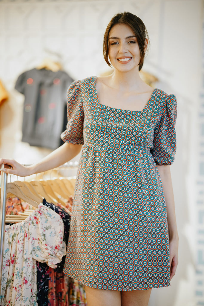 WD - EMERLYN Short sleeved dress with criss cross back details